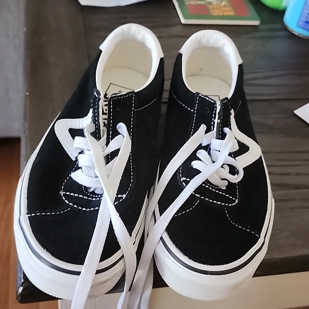 Black van sneakers women size 5 - Picture 1 of 2